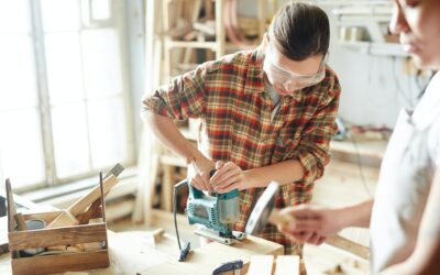 Formation menuisier : de la conception à la fabrication, une profession d’artisanat bien rémunéré.